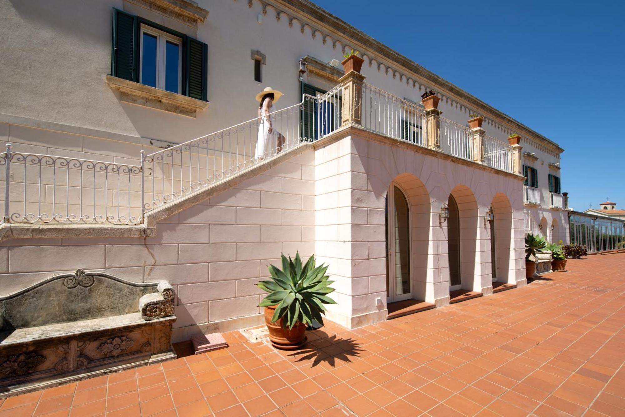 Isola Charm B&B - A Historic Villa Near Punta Del Pero Beach Syracuse Bagian luar foto