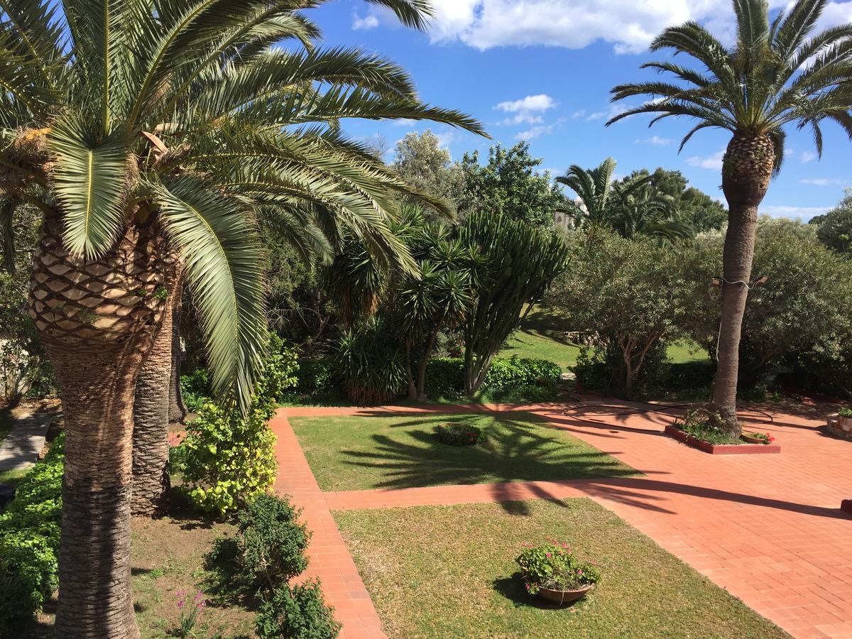 Isola Charm B&B - A Historic Villa Near Punta Del Pero Beach Syracuse Bagian luar foto
